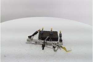 Gebruikte Injector (benzine injectie) Renault Captur II (RJB) 1.3 Mild Hybrid 140, TCe 140 16V Prijs € 199,98 Margeregeling aangeboden door Snuverink Autodemontage