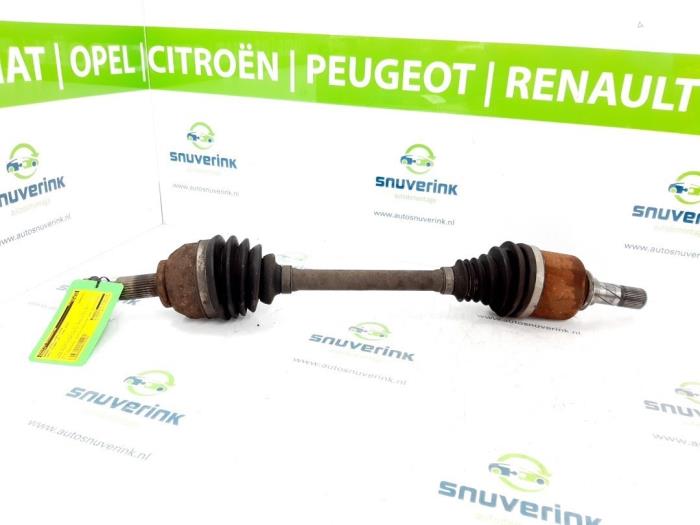 Gebruikte Steekas links-voor Renault Trafic (1FL/2FL/3FL/4FL) 1.6 dCi 90 Prijs € 60,49 Inclusief btw aangeboden door Snuverink Autodemontage