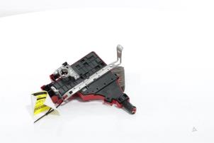 Gebruikte Zekeringkast Dacia Duster (SR) 1.0 TCE 100 Bi-Fuel, Eco-G 12V Prijs € 25,00 Margeregeling aangeboden door Snuverink Autodemontage