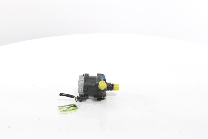 Gebruikte Waterpomp Opel Astra L Sports Tourer (F4/FC/FN/FR) 1.6 Plug-in Hybrid Turbo 16V Prijs € 90,75 Inclusief btw aangeboden door Snuverink Autodemontage