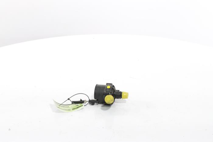 Gebruikte Waterpomp Opel Astra L Sports Tourer (F4/FC/FN/FR) 1.6 Plug-in Hybrid Turbo 16V Prijs € 90,75 Inclusief btw aangeboden door Snuverink Autodemontage