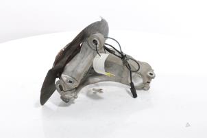 Gebruikte Fusee links-voor Renault Austral 1.2 E-Tech Full Hybrid 200 Prijs € 211,75 Inclusief btw aangeboden door Snuverink Autodemontage