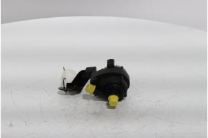 Gebruikte Waterpomp Renault Austral 1.2 E-Tech Full Hybrid 200 Prijs € 223,85 Inclusief btw aangeboden door Snuverink Autodemontage