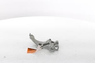 Gebruikte Dynamosteun boven Citroen Berlingo 1.6 Hdi 75 Prijs € 60,50 Inclusief btw aangeboden door Snuverink Autodemontage