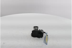 Gebruikte Gasklephuis Peugeot 5008 II (M4/MC/MJ/MR) 1.2 12V e-THP PureTech 130 Prijs € 96,80 Inclusief btw aangeboden door Snuverink Autodemontage