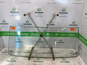 Gebruikte Ruit voor Peugeot J5 (290L) 2.5 D Prijs € 175,00 Margeregeling aangeboden door Snuverink Autodemontage