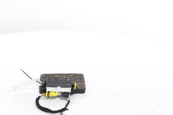Gebruikte Module PDC Peugeot 208 II (UB/UH/UP) 1.2 Hybrid 100 Prijs € 242,00 Inclusief btw aangeboden door Snuverink Autodemontage
