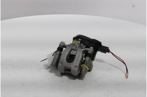 Gebruikte Remklauw (Tang) links-achter Peugeot 208 II (UB/UH/UP) 1.2 Hybrid 100 Prijs € 121,00 Inclusief btw aangeboden door Snuverink Autodemontage