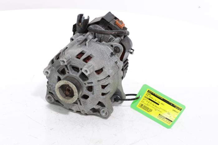 Dynamo van een Opel Astra L Sports Tourer (F4/FC/FN/FR) 1.6 Plug-in Hybrid Turbo 16V 2023