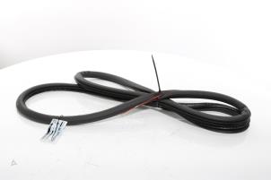 Gebruikte Portierrubber 4Deurs links-voor Peugeot 3008 III e-3008 210 73 kWh Prijs € 42,33 Inclusief btw aangeboden door Snuverink Autodemontage