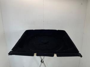 Gebruikte Bekleding bagageruimte Peugeot 3008 III e-3008 210 73 kWh Prijs € 151,25 Inclusief btw aangeboden door Snuverink Autodemontage