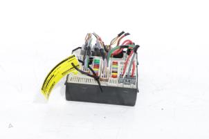 Gebruikte Zekeringkast Renault Megane III Grandtour (KZ) 1.6 16V Prijs € 115,00 Margeregeling aangeboden door Snuverink Autodemontage