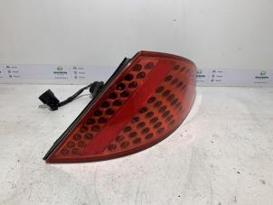 Gebruikte Achterlicht rechts Peugeot 307 CC (3B) 2.0 16V Prijs € 250,00 Margeregeling aangeboden door Snuverink Autodemontage
