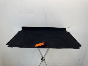 Gebruikte Kofferbak Mat DS Automobiles DS 3/Crossback (UC/UJ/UR) 1.2 12V PureTech 100 Prijs € 115,00 Margeregeling aangeboden door Snuverink Autodemontage