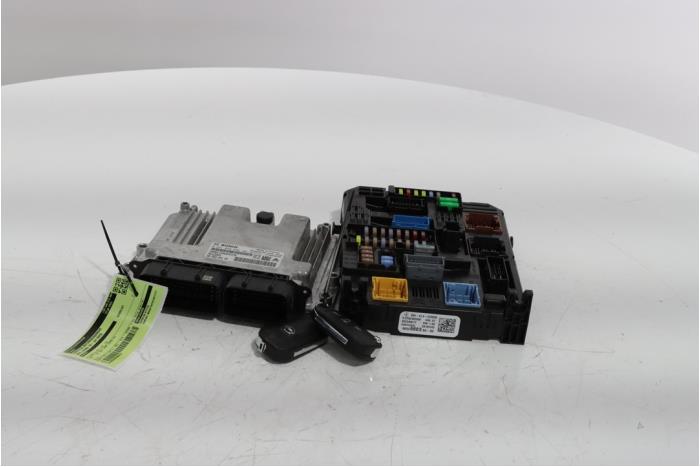 Gebruikte Computer Motormanagement Opel Combo Cargo 1.5 CDTI 100 Prijs € 544,50 Inclusief btw aangeboden door Snuverink Autodemontage