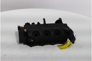 Gebruikte Kleppendeksel Renault Twingo II (CN) 1.2 16V Prijs € 60,00 Margeregeling aangeboden door Snuverink Autodemontage