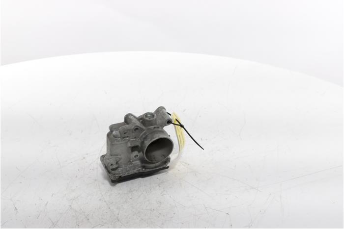 Gebruikte Gasklephuis Renault Twingo II (CN) 1.2 16V Prijs € 70,00 Margeregeling aangeboden door Snuverink Autodemontage