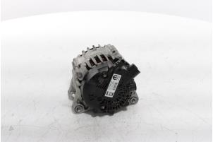 Gebruikte Dynamo Peugeot 208 II (UB/UH/UP) 1.2 Vti 12V PureTech 100 Prijs € 127,05 Inclusief btw aangeboden door Snuverink Autodemontage