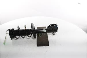 Gebruikte Mac Phersonpoot links-voor Opel Corsa F (UB/UH/UP) 1.2 Turbo 12V 100 Prijs € 102,85 Inclusief btw aangeboden door Snuverink Autodemontage