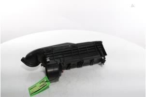 Gebruikte Luchtfilterhuis Opel Grandland (X) 1.6 Turbo 16V Hybrid Prijs € 45,00 Margeregeling aangeboden door Snuverink Autodemontage