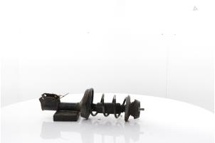 Gebruikte Schokdemperpoot links-voor Renault Twingo II (CN) 1.2 Prijs € 60,00 Margeregeling aangeboden door Snuverink Autodemontage