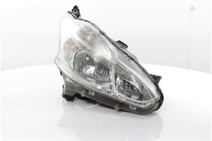 Gebruikte Rechter Koplamp Peugeot 208 I (CA/CC/CK/CL) 1.2 Vti 12V PureTech 82 Prijs € 150,00 Margeregeling aangeboden door Snuverink Autodemontage