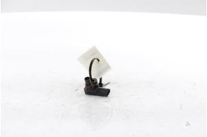 Gebruikte Map Sensor (inlaatspruitstuk) Renault Captur (2R) 1.3 TCE 150 16V Prijs € 20,00 Margeregeling aangeboden door Snuverink Autodemontage