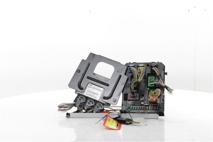 Gebruikte Computer Motormanagement Citroen C4 Picasso (UD/UE/UF) 1.8 16V Prijs € 150,00 Margeregeling aangeboden door Snuverink Autodemontage