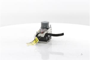 Gebruikte ABS Pomp Renault Kangoo Express (RFK) E-Tech 44 kWh Prijs € 369,05 Inclusief btw aangeboden door Snuverink Autodemontage