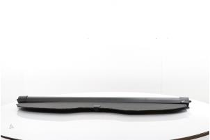 Gebruikte Hoedenplank Renault Kadjar (RFEH) 1.3 TCE 160 FAP 16V Prijs € 140,00 Margeregeling aangeboden door Snuverink Autodemontage