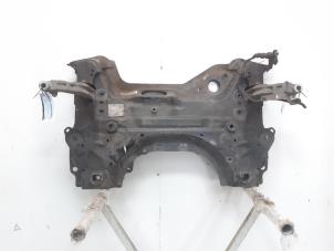 Gebruikte Subframe Peugeot 3008 II (M4/MC/MJ/MR) 1.2 12V e-THP PureTech 130 Prijs € 200,00 Margeregeling aangeboden door Snuverink Autodemontage