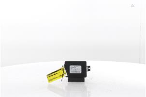 Gebruikte Computer Handrem Renault Arkana (RJLL) 1.6 E-Tech 145 16V Prijs € 127,05 Inclusief btw aangeboden door Snuverink Autodemontage