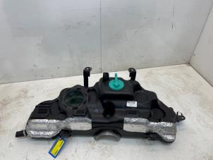 Gebruikte Tank Peugeot 508 (F3/FB/FH/FP) 1.6 16V Hybrid 225 Prijs € 296,43 Inclusief btw aangeboden door Snuverink Autodemontage