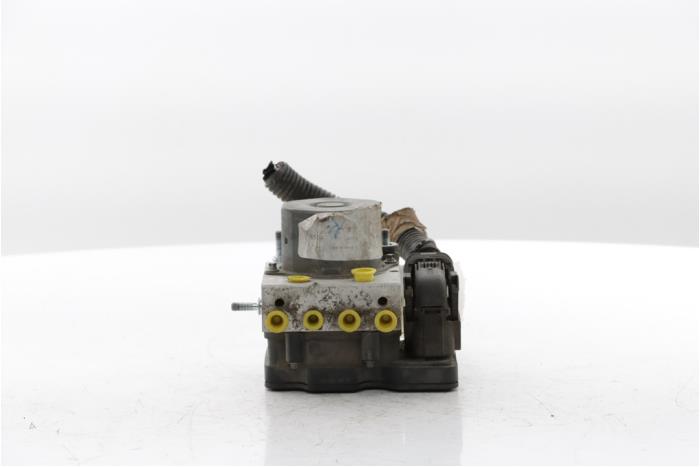 Gebruikte ABS Pomp Renault Kadjar (RFEH) 1.2 Energy TCE 130 Prijs € 175,00 Margeregeling aangeboden door Snuverink Autodemontage