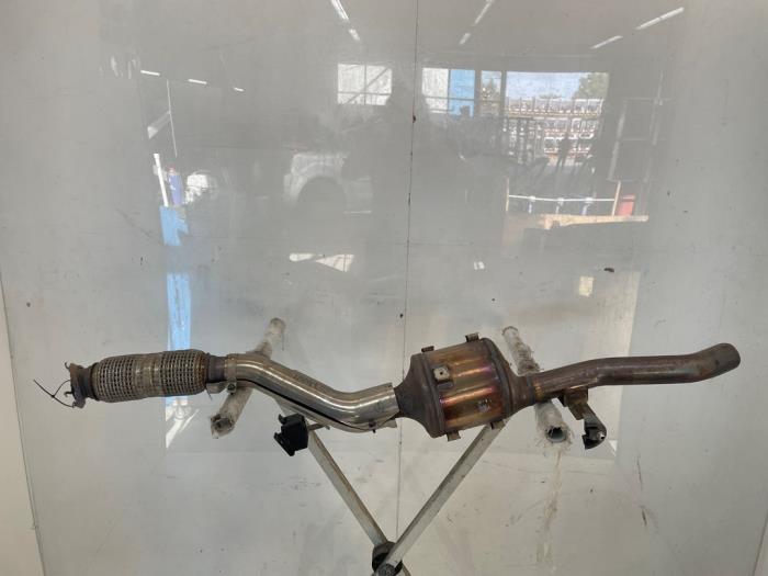 Uitlaat Middendemper van een Renault Austral 1.2 E-Tech Full Hybrid 200 2023