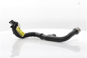 Gebruikte Intercooler Slang Renault Captur II (RJB) 1.3 Mild Hybrid 140, TCe 140 16V Prijs € 140,00 Margeregeling aangeboden door Snuverink Autodemontage
