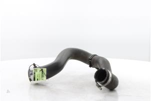 Gebruikte Intercooler Slang Opel Astra L Sports Tourer (F4/FC/FN/FR) 1.2 Turbo 130 12V Prijs € 54,45 Inclusief btw aangeboden door Snuverink Autodemontage