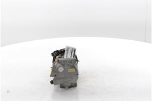 Gebruikte Aircopomp Hyundai Kona (OS) 1.0 T-GDI 12V Prijs € 145,00 Margeregeling aangeboden door Snuverink Autodemontage