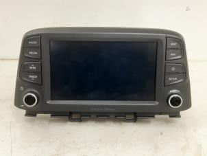 Gebruikte Display Interieur Hyundai Kona (OS) 1.0 T-GDI 12V Prijs € 400,00 Margeregeling aangeboden door Snuverink Autodemontage