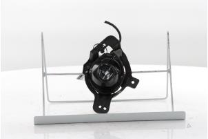 Gebruikte Mistlamp rechts-voor Mazda CX-3 (DJ/DK) 2.0 SkyActiv-G 121 Prijs € 75,00 Margeregeling aangeboden door Snuverink Autodemontage