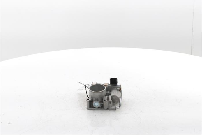 Gasklephuis van een Dacia Duster (DJF) 1.6 Hybrid 140 16V 2025