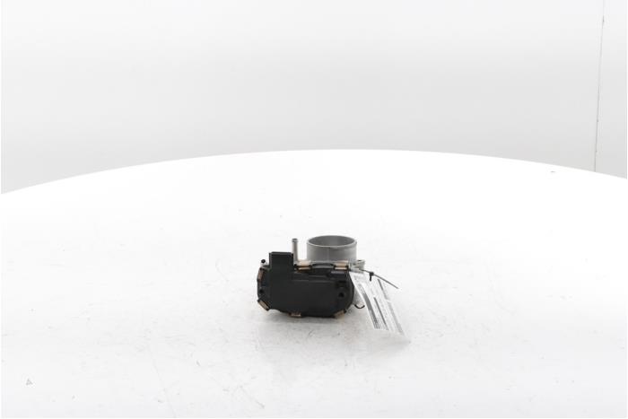 Gasklephuis van een Dacia Duster (DJF) 1.6 Hybrid 140 16V 2025