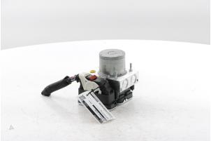 Gebruikte ABS Pomp Dacia Duster (DJF) 1.6 Hybrid 140 16V Prijs € 250,00 Margeregeling aangeboden door Snuverink Autodemontage