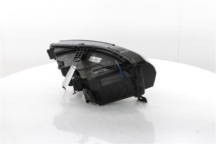 Koplamp links van een Dacia Duster (DJF) 1.6 Hybrid 140 16V 2025