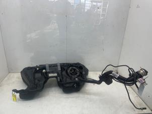 Gebruikte Brandstoftank Mercedes C (W205) C-350 e 2.0 16V Prijs € 225,00 Margeregeling aangeboden door Snuverink Autodemontage