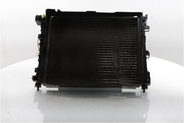 Gebruikte Radiateur Dacia Sandero III 1.0 SCe 65 12V Prijs € 332,75 Inclusief btw aangeboden door Snuverink Autodemontage