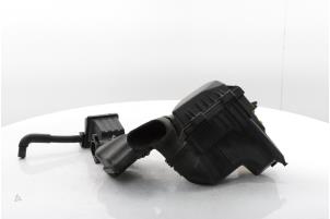 Gebruikte Luchtfilterhuis Dacia Sandero III 1.0 SCe 65 12V Prijs € 54,45 Inclusief btw aangeboden door Snuverink Autodemontage