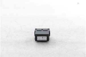 Gebruikte Computer Diversen Renault Scenic E-Tech Electric (RCB) EV87 Prijs € 150,00 Margeregeling aangeboden door Snuverink Autodemontage