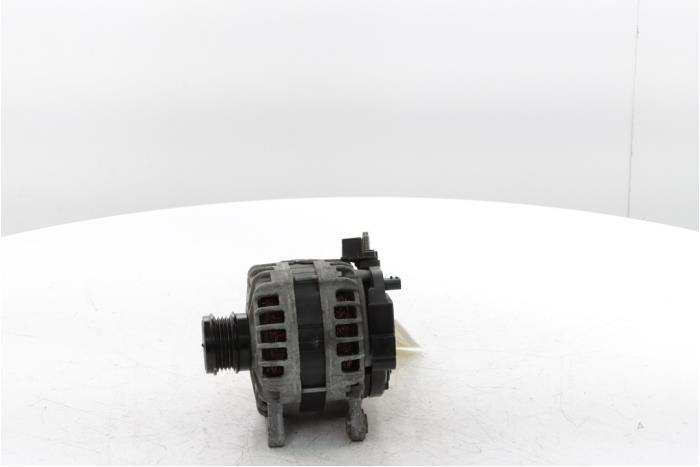 Alternator van een Dacia Sandero III 1.0 SCe 65 12V 2024