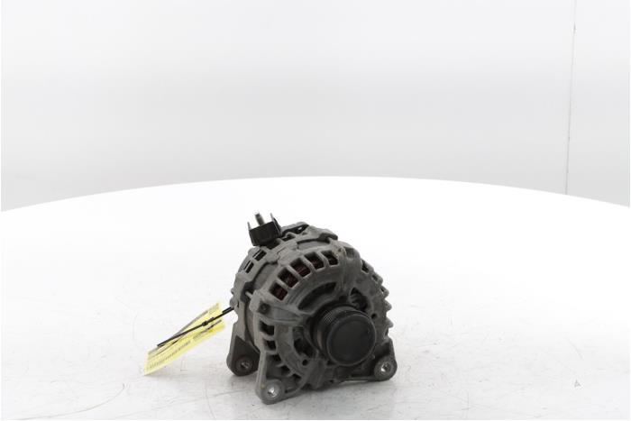 Alternator van een Dacia Sandero III 1.0 SCe 65 12V 2024